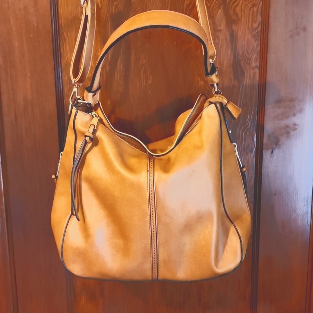 Elegant Tan Hobo Bag